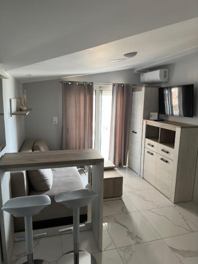 Apartments Nera Paralia-Apartment With Sea View المظهر الخارجي الصورة